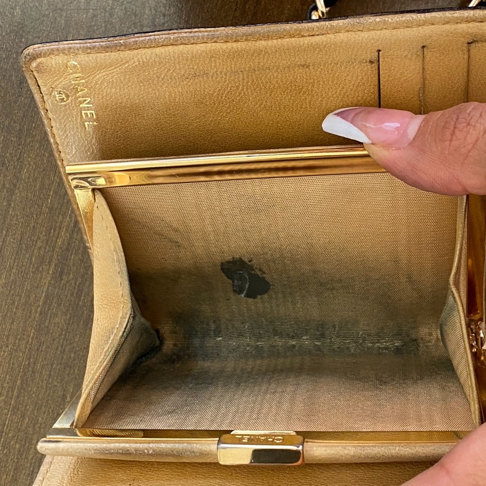 Chanel caviar leather wallet - Picture 7 of 10